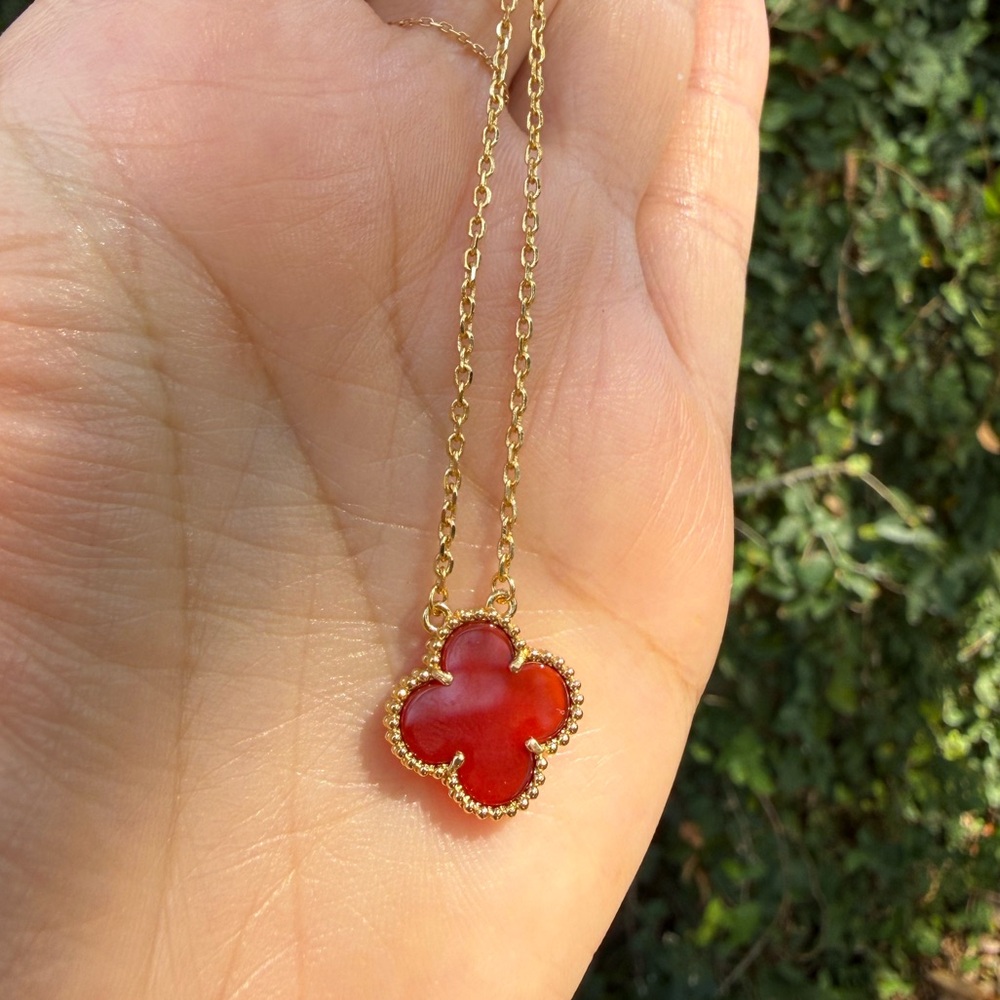 Red Clover Pendant Necklace - Picture 3 of 8